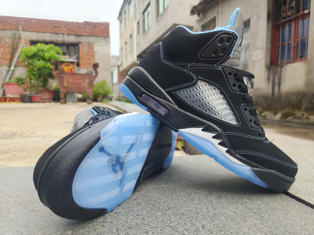 Air Jordan 5 ‘BlackUniversity Blue’
