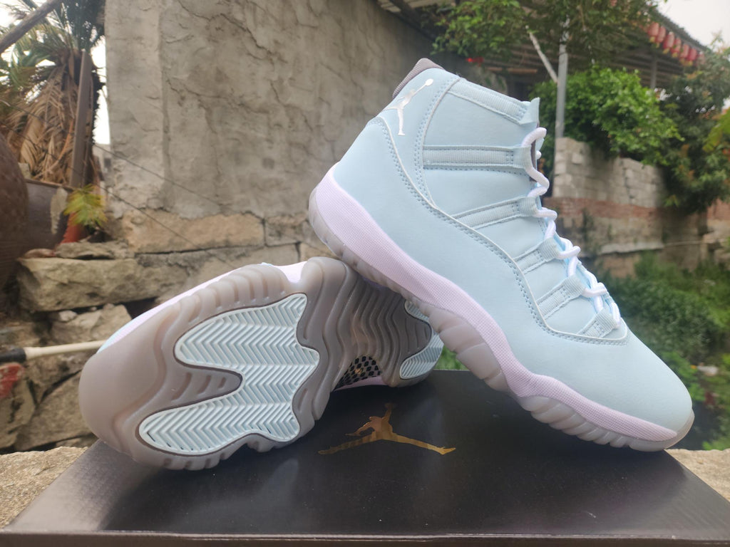 Air Jordan 11 Retro Pale‑Moon