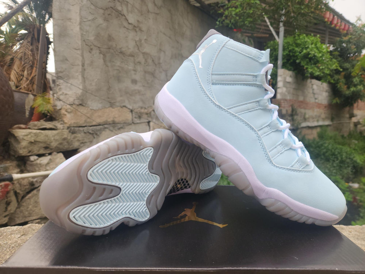 Air Jordan 11 Retro Pale‑Moon