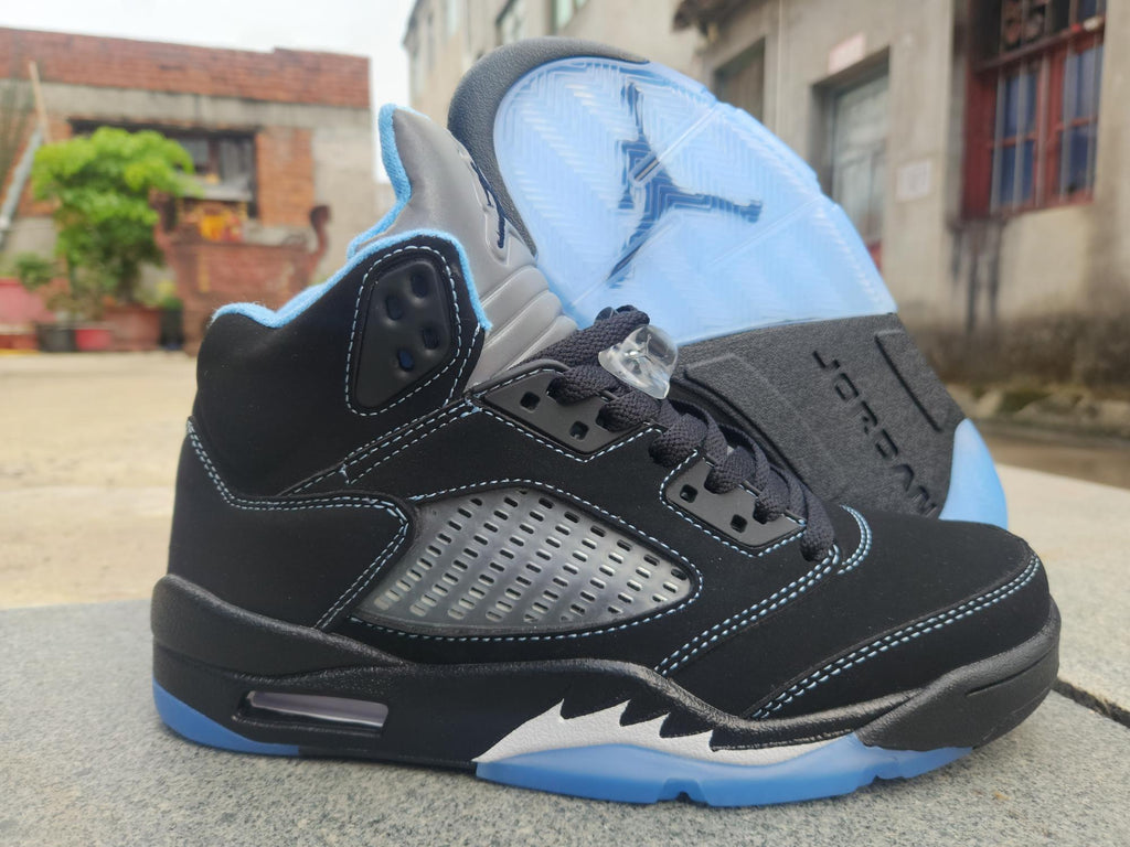 Air Jordan 5 ‘BlackUniversity Blue’
