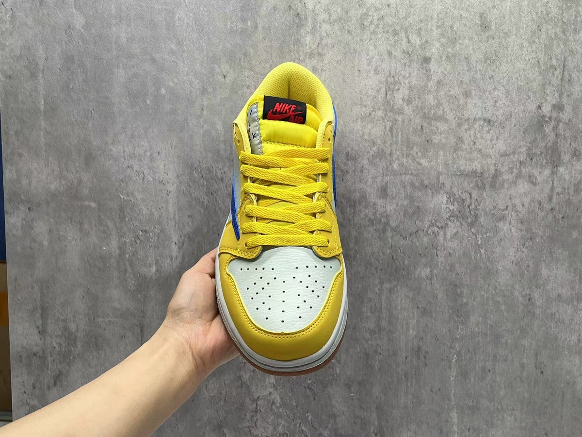 travis-scott-x-air-jordan-1-low-og-sp-white-brown-reverse-swoosh