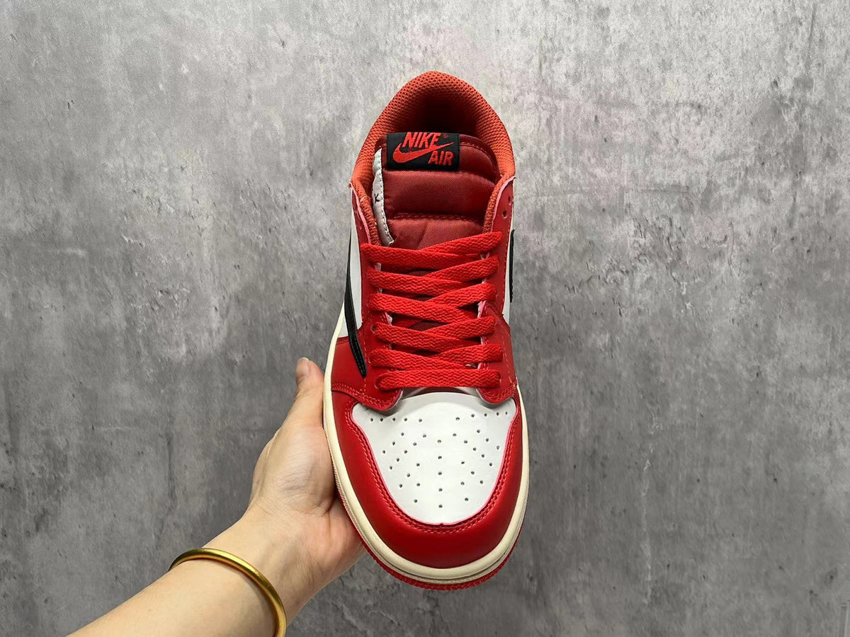 Travis Scott x Air Jordan 1 Low OG SP Chicago Reverse Swoosh