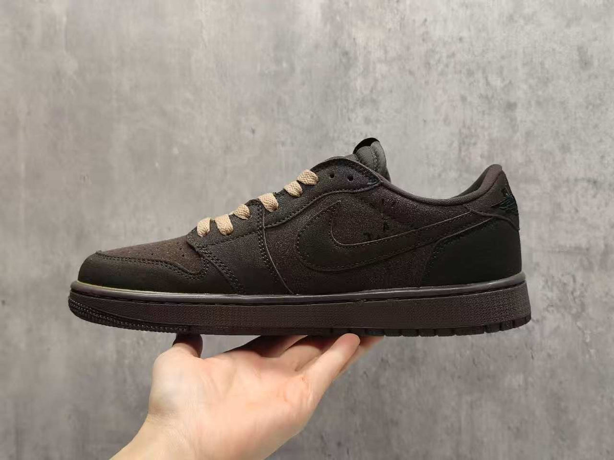 Travis Scott x Air Jordan 1 Low OG SP Dark Brown Reverse Swoosh 9.0
